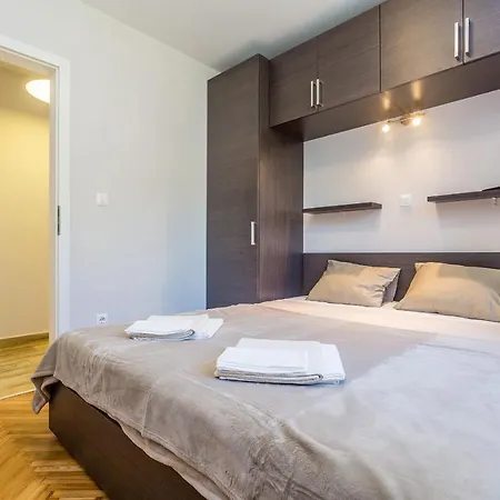 Vila House Brzac