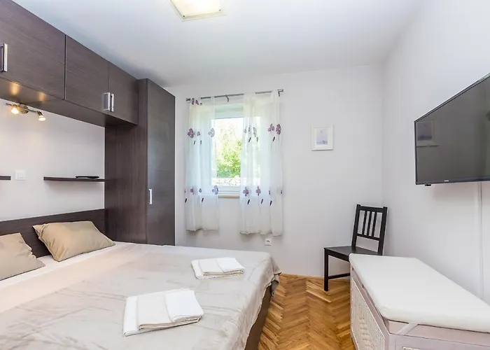 Vila House Brzac