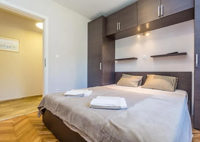 Vila House Brzac