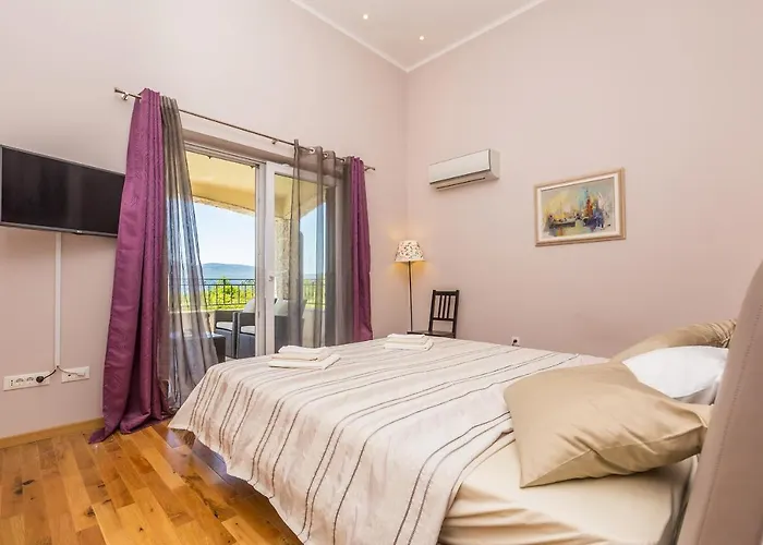 Vila House Brzac