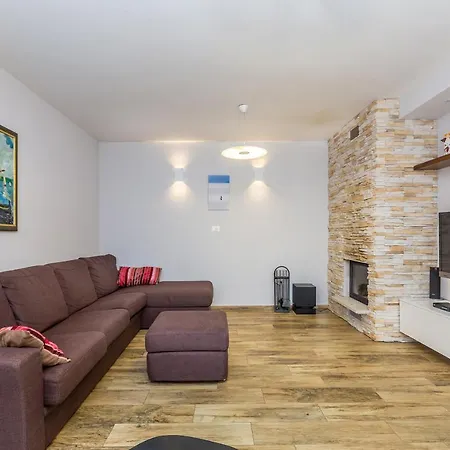 Villa House *